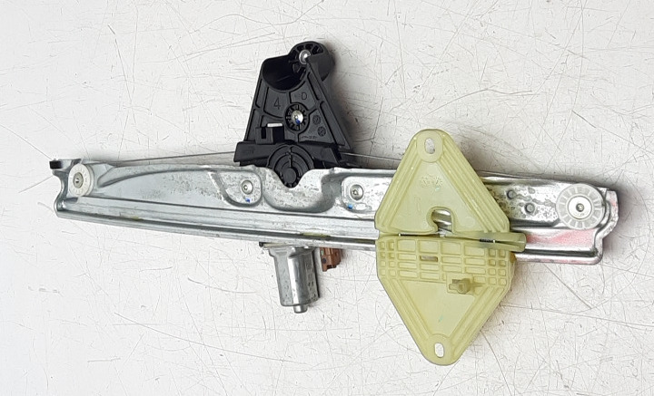 CAM KRİKOSU ÖN SAĞ 807202815R SANDERO III | 807202815R