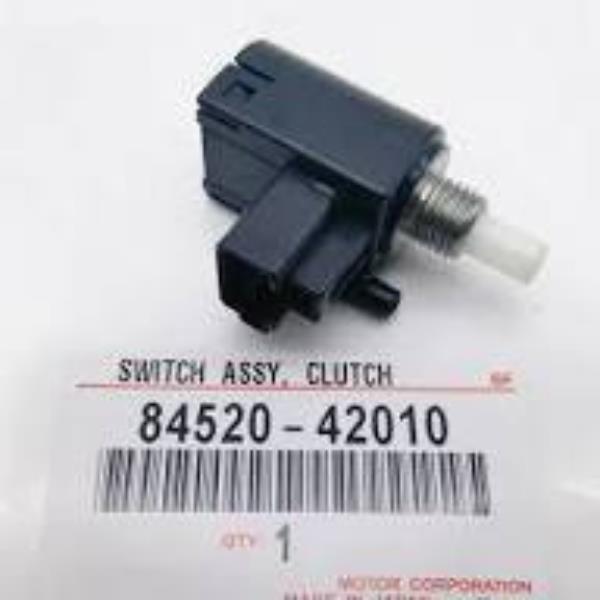 DEBRİYAJ PEDAL MÜŞÜRÜ 8452042010 COROLLA AURIS VERSO 1.3 1.4 1.6